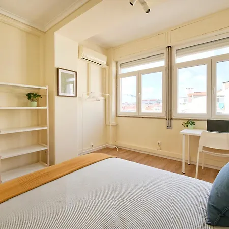 Проживание в семье Sunny Balcony - Marques De Pombal Лиссабон